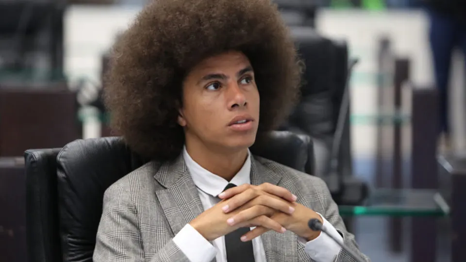 Renato Freitas, deputado petista, propõe “passe livre” de ônibus para detentos e ex-presidiários