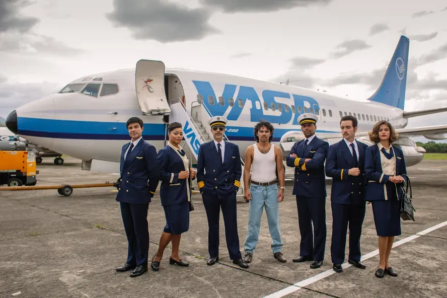 O Sequestro do voo 375, baseado em fatos reais, saiba tudo por trás do filme